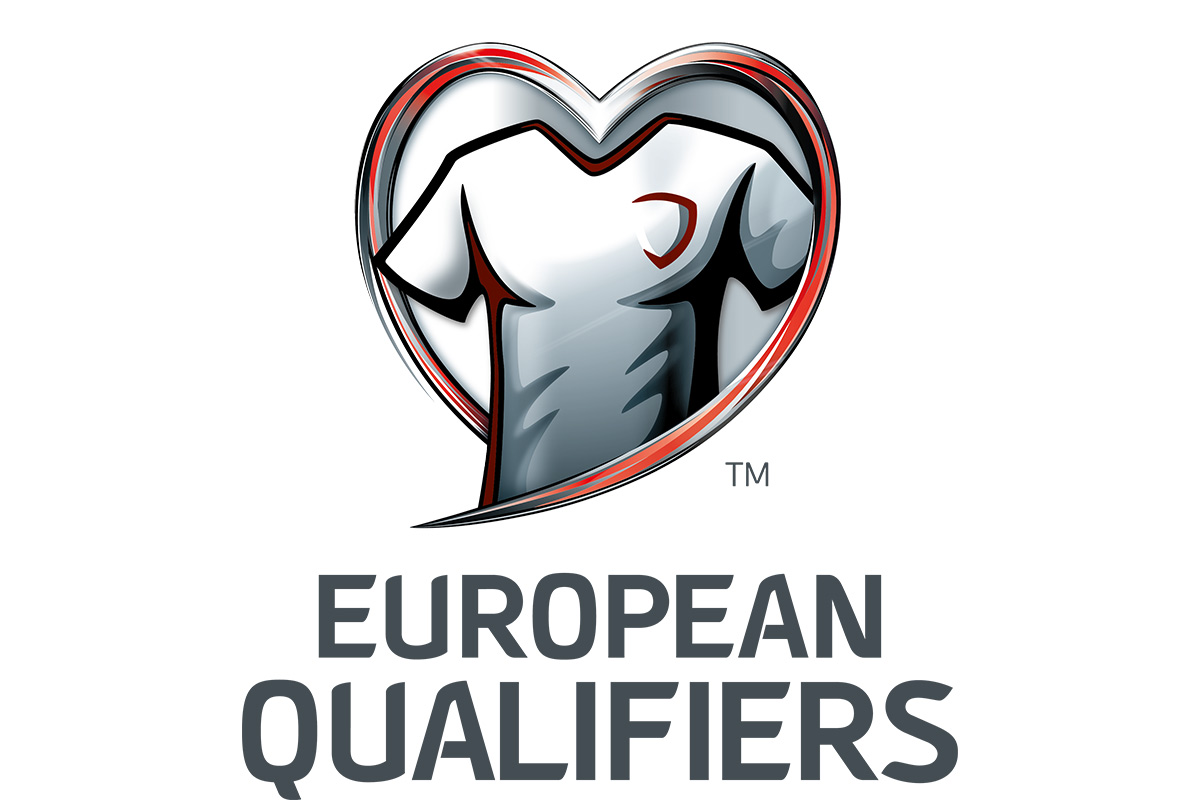 инсталляция из оранжевых футбольных мячей. Europe qualifier. European qualifiers 2022 логотип. дефекты мячей. Europe qualifier.